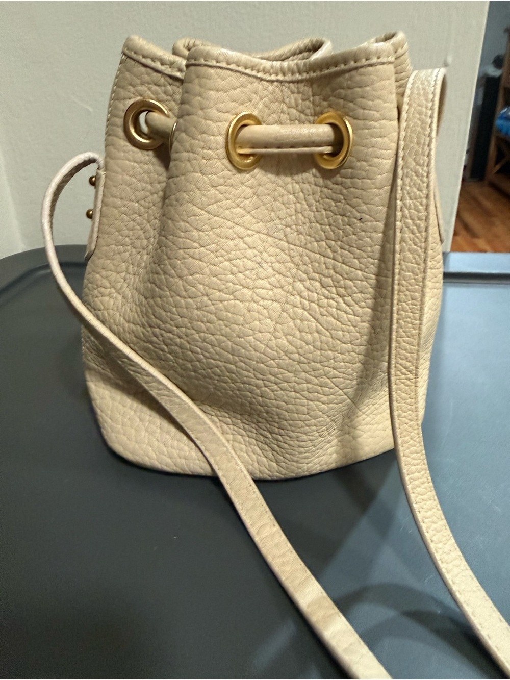 Rare Bone Dooney Leather Drawstring Bucket Bag in Cream - Picture 3 of 5